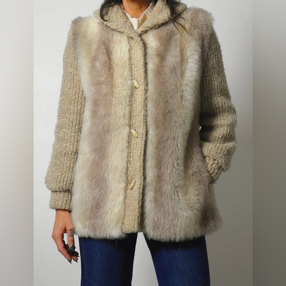 🎃1970's Oatmeal Knit & Faux Fur Coat - Picture 3 of 6